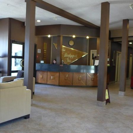 The Bridgeport Inn Fort Mcmurray Extérieur photo