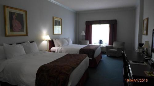 The Bridgeport Inn Fort Mcmurray Extérieur photo