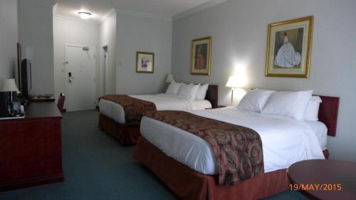 The Bridgeport Inn Fort Mcmurray Extérieur photo